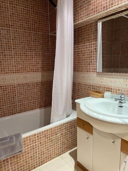 Apartamento Hasta 4 Pax Con Terraza- Nº Hut 08258 Soldeu Exterior foto